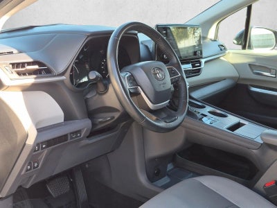 2024 Toyota Sienna XLE FWD 8-Passenger (Natl)