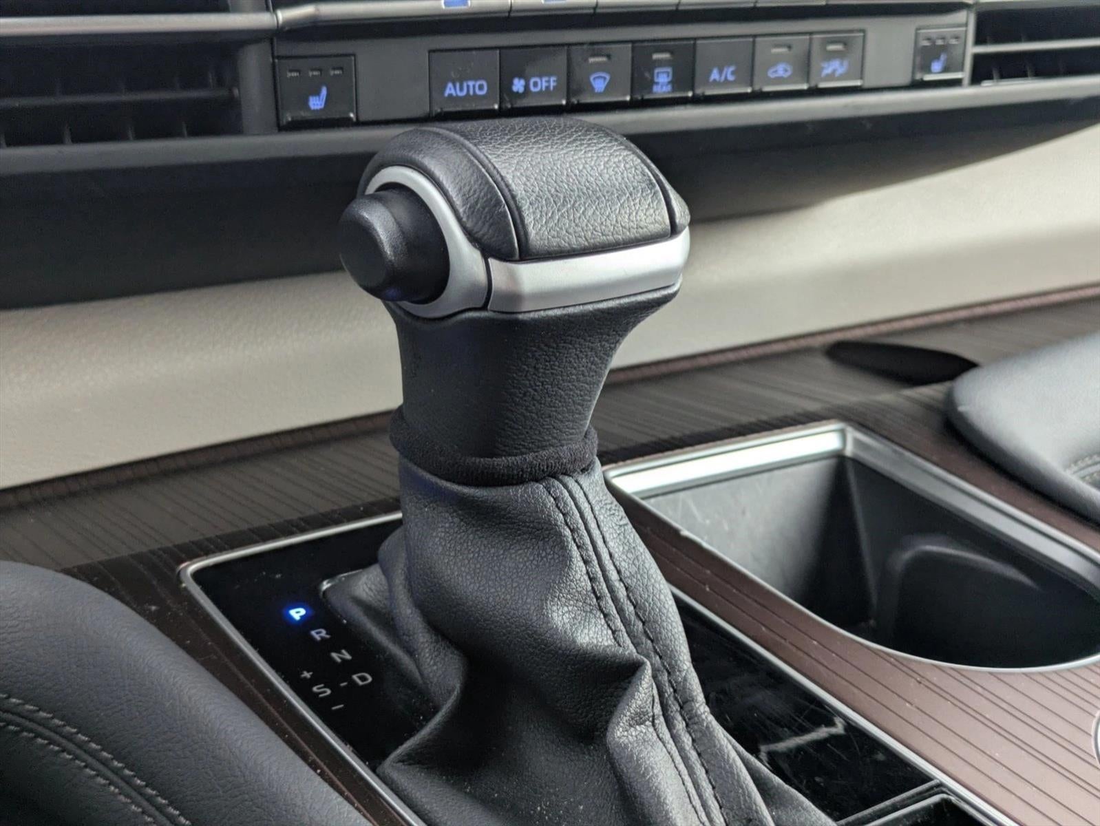 2024 Toyota Sienna XLE FWD 8-Passenger (Natl)