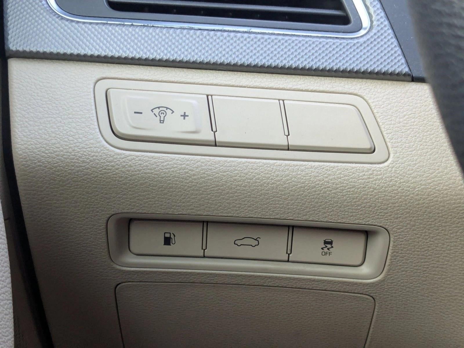 2017 Hyundai SONATA Hybrid SE 2.0L