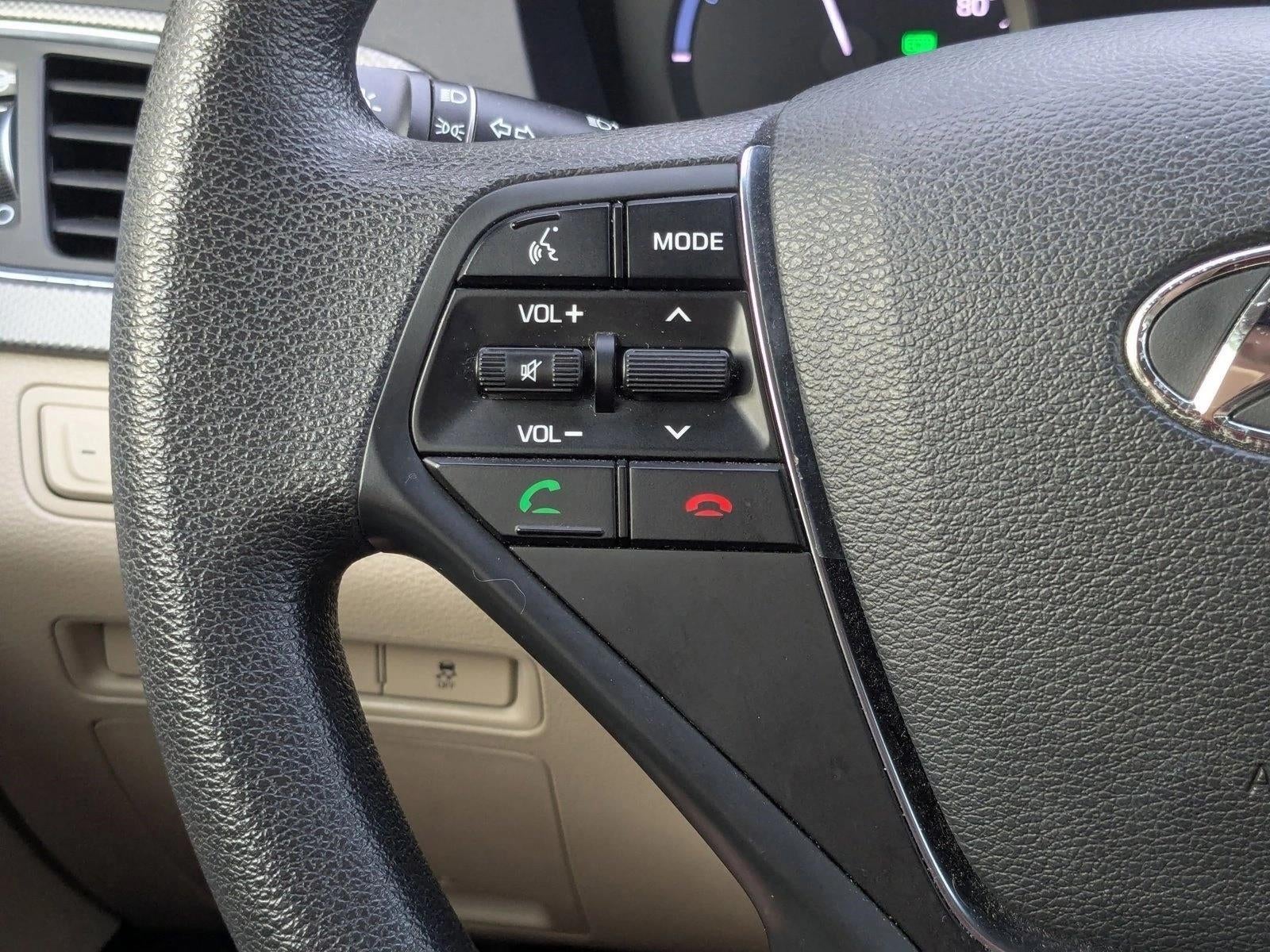 2017 Hyundai SONATA Hybrid SE 2.0L