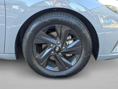 2023 Hyundai ELANTRA SEL IVT
