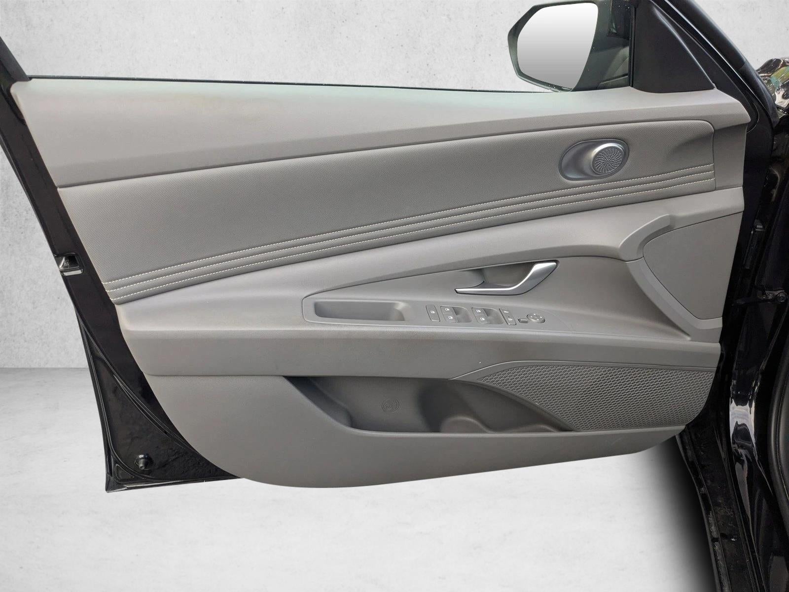 2023 Hyundai ELANTRA SEL IVT