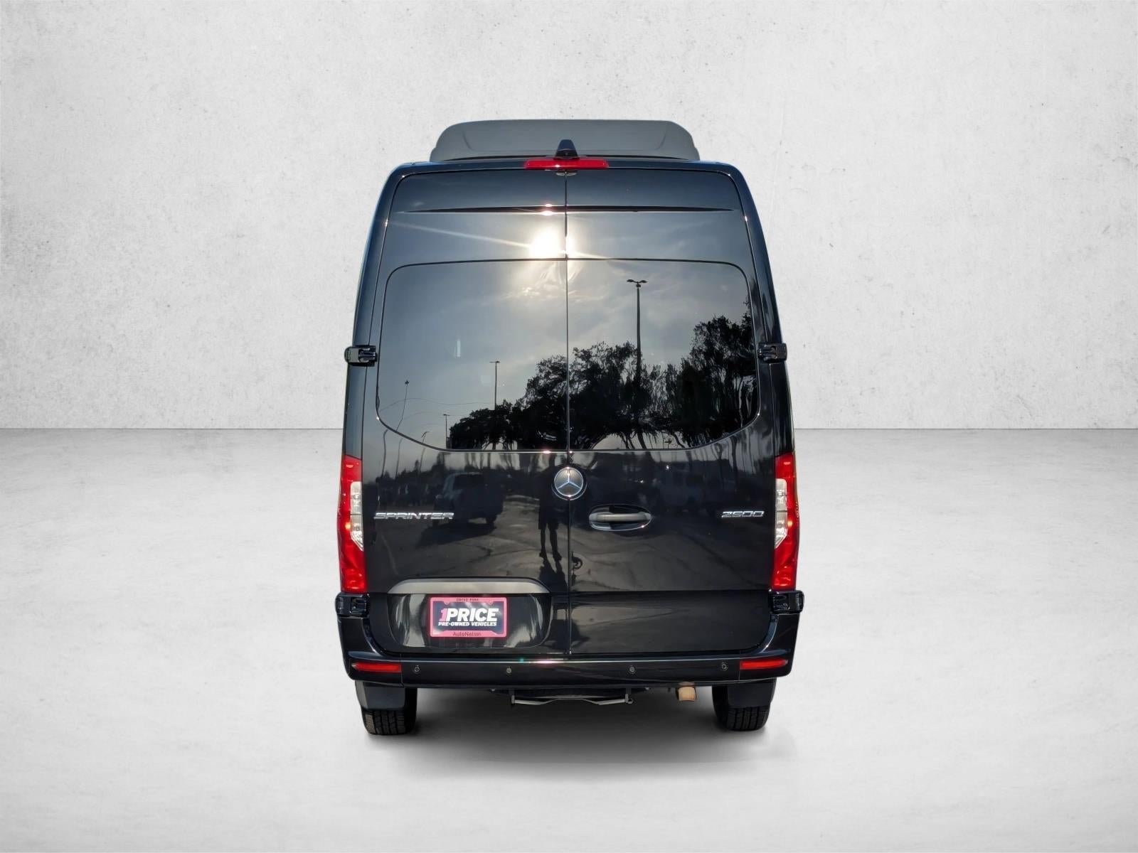 2022 Mercedes-Benz Sprinter Passenger Van 2500 High Roof V6 170" RWD