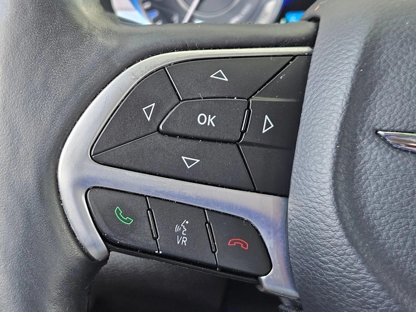 2016 Chrysler 200 4dr Sdn C FWD