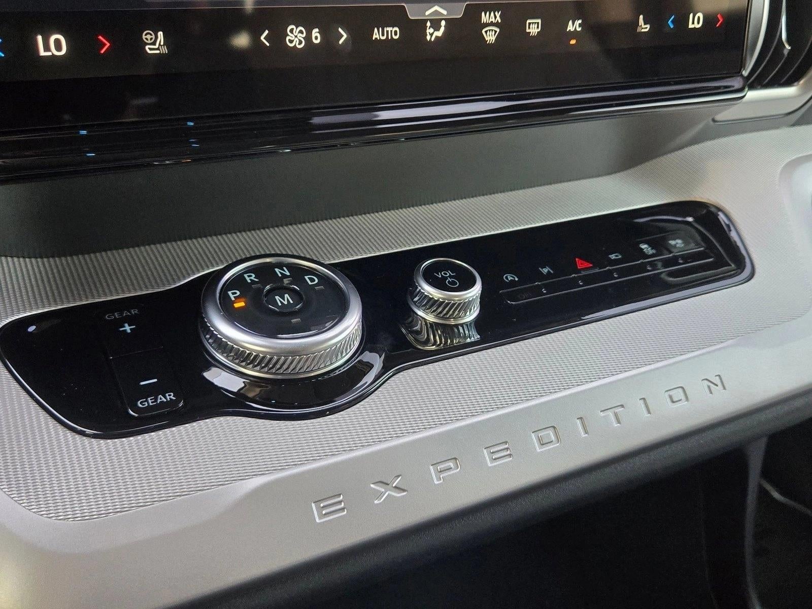 2025 Ford Expedition Active 4x2