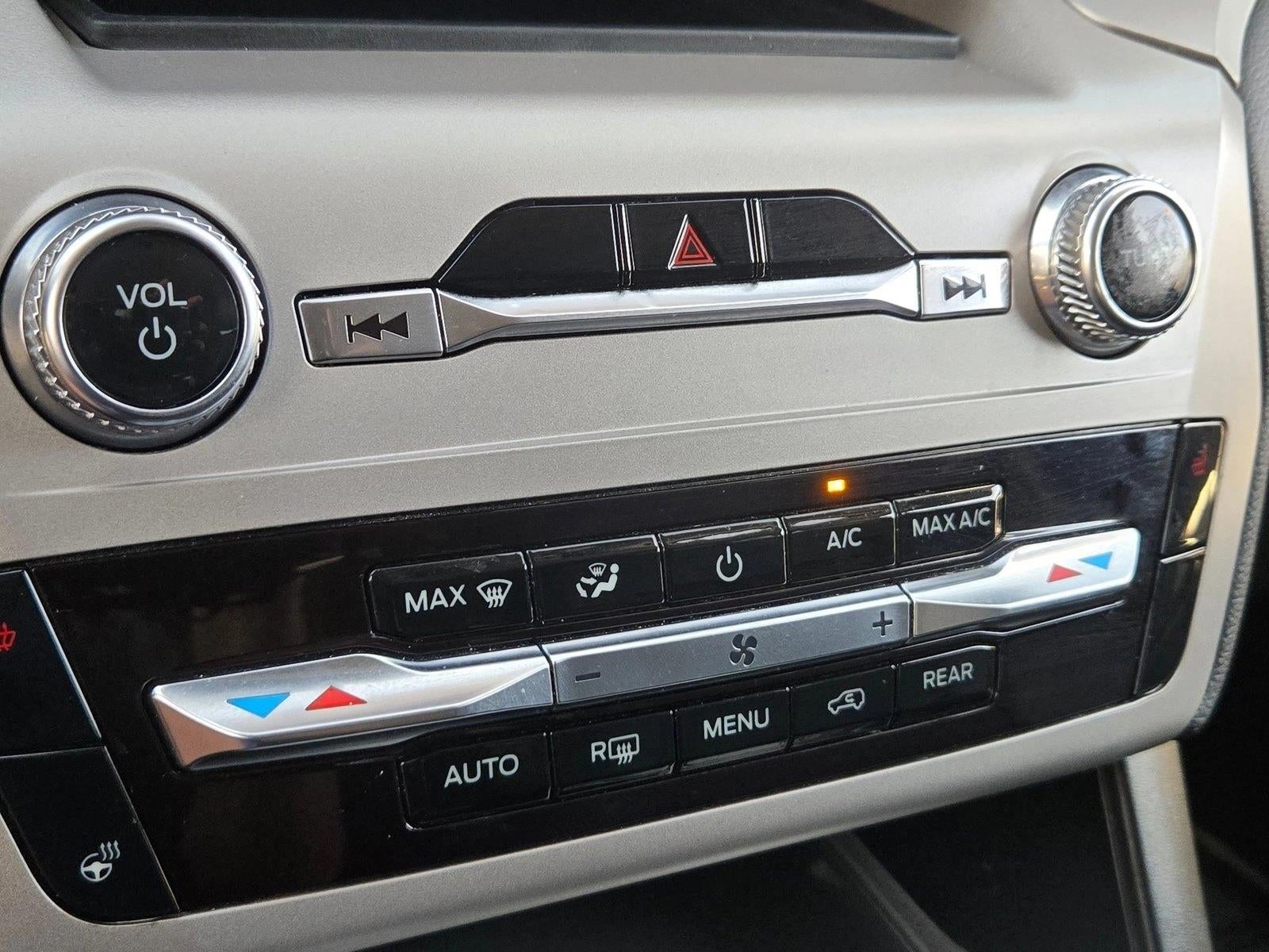 2023 Ford Explorer XLT RWD