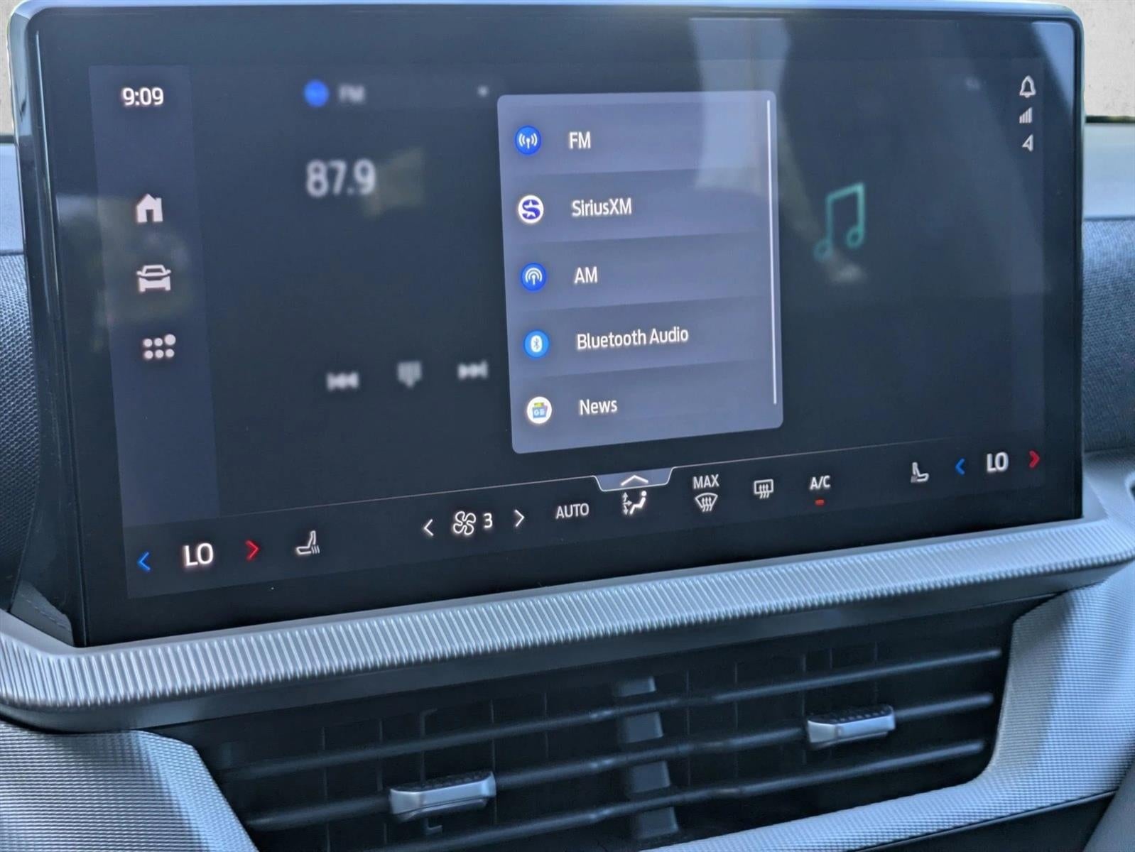 2025 Ford Explorer Active RWD