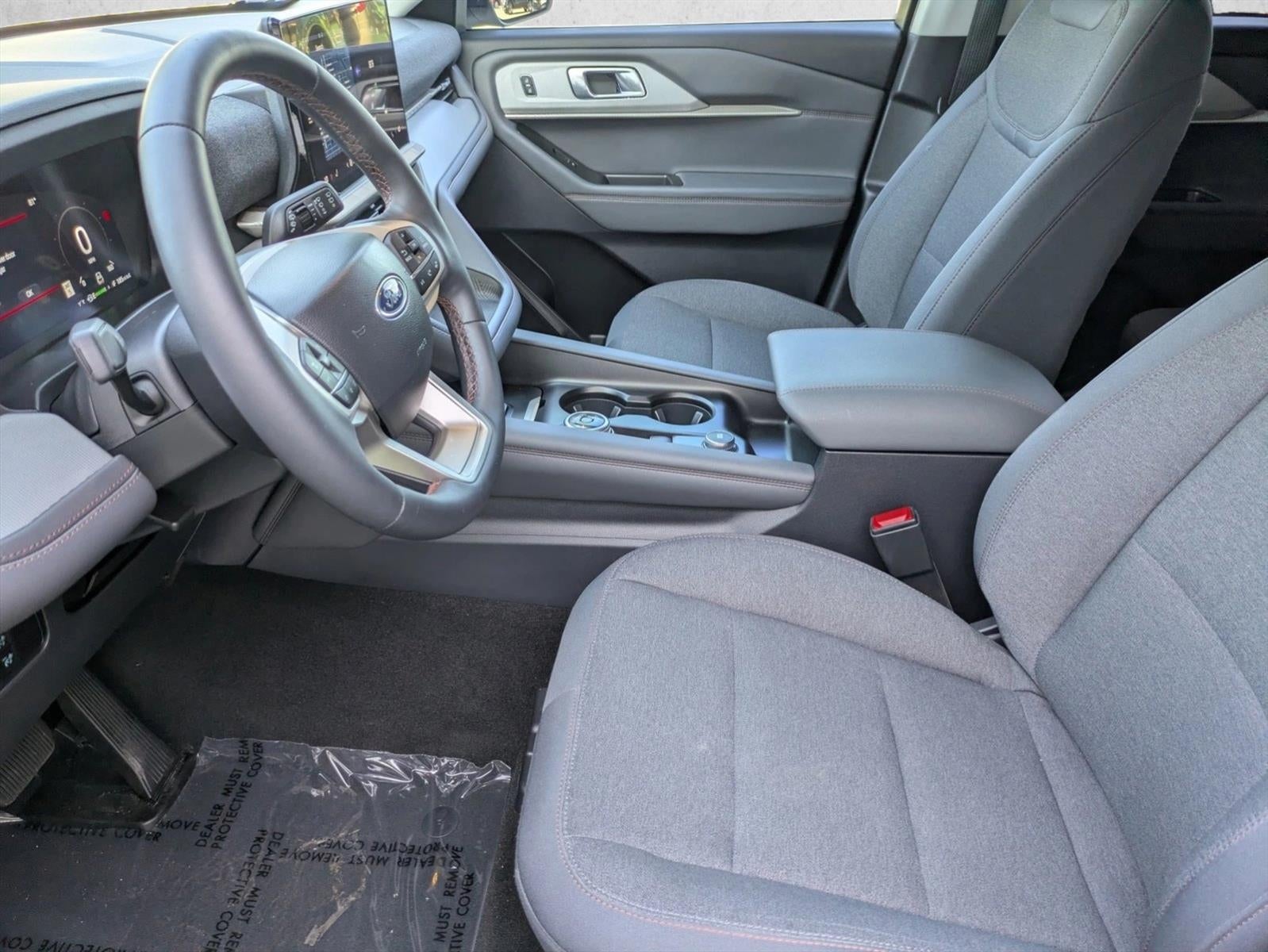 2025 Ford Explorer Active RWD