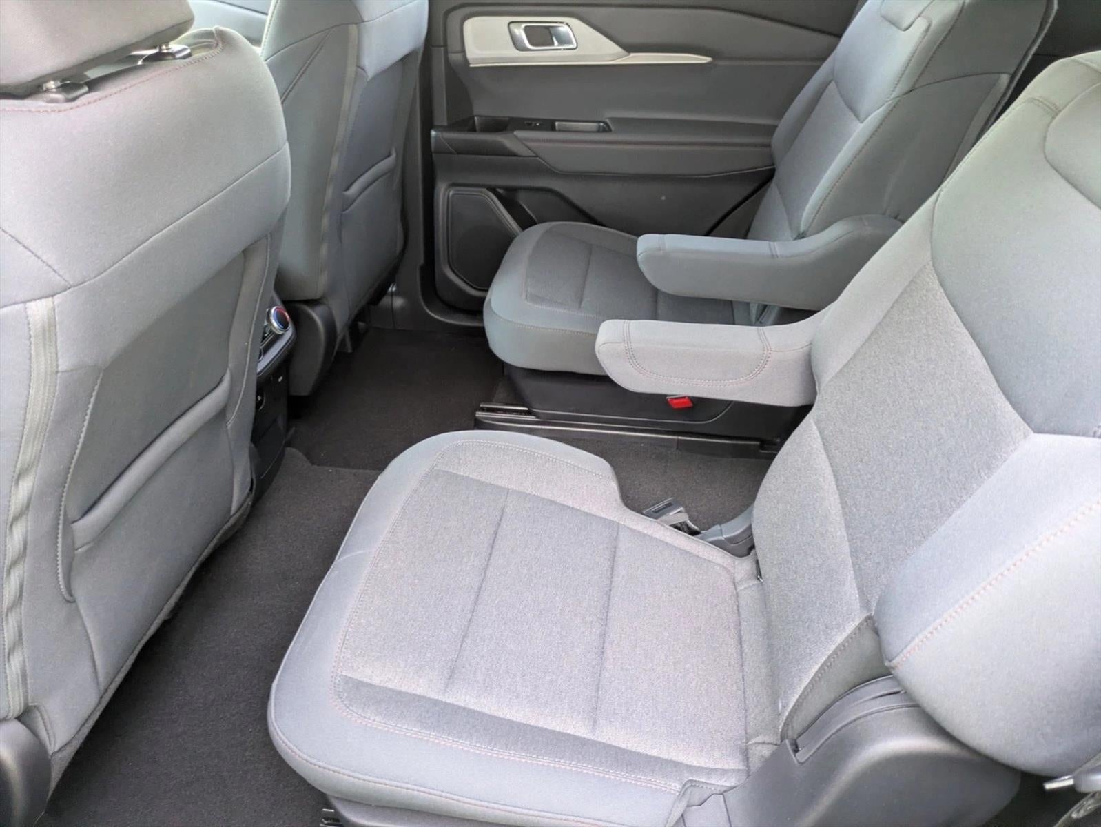 2025 Ford Explorer Active RWD