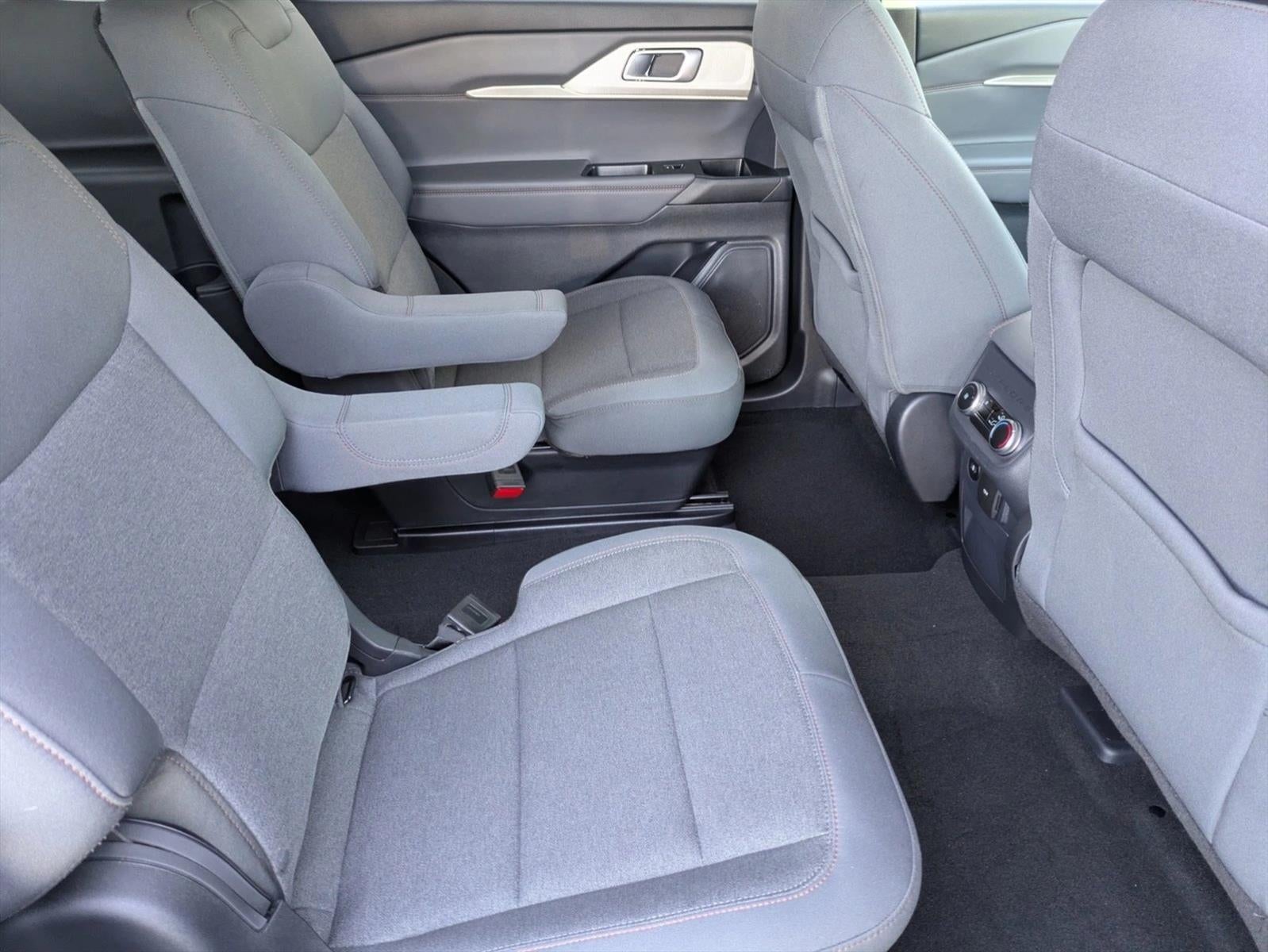 2025 Ford Explorer Active RWD