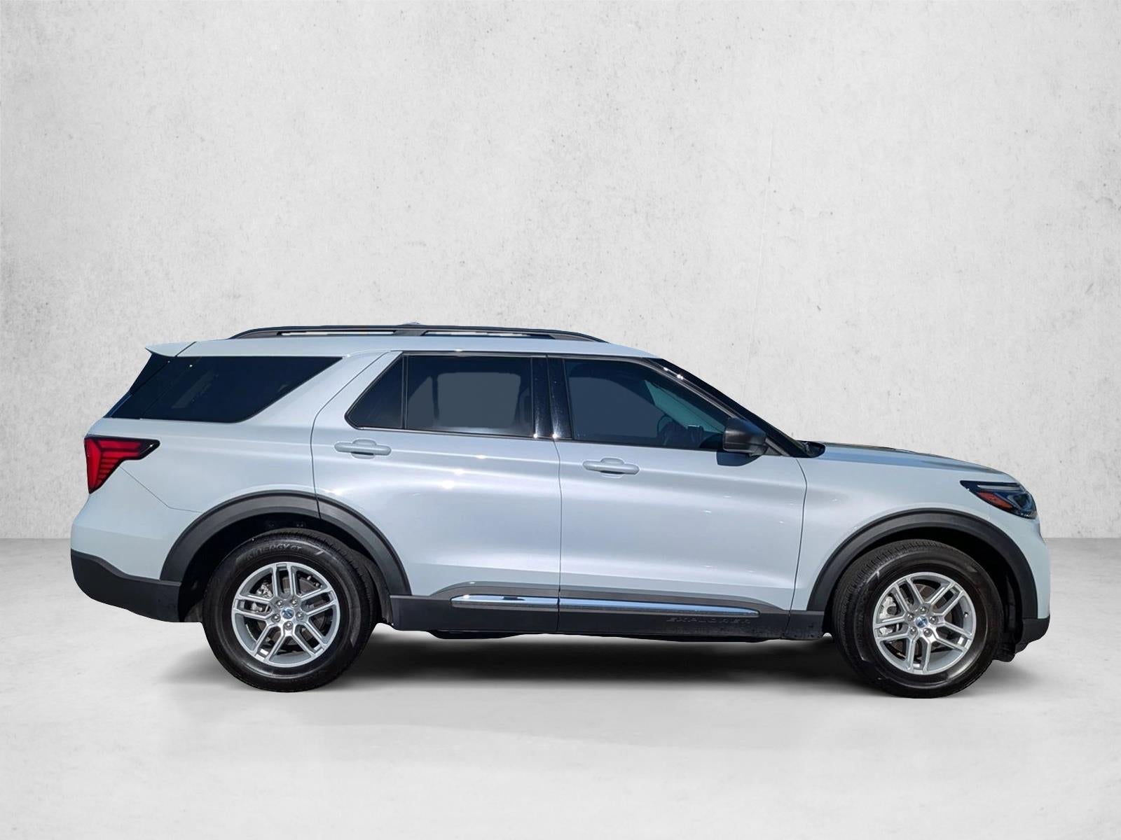 2025 Ford Explorer Active RWD
