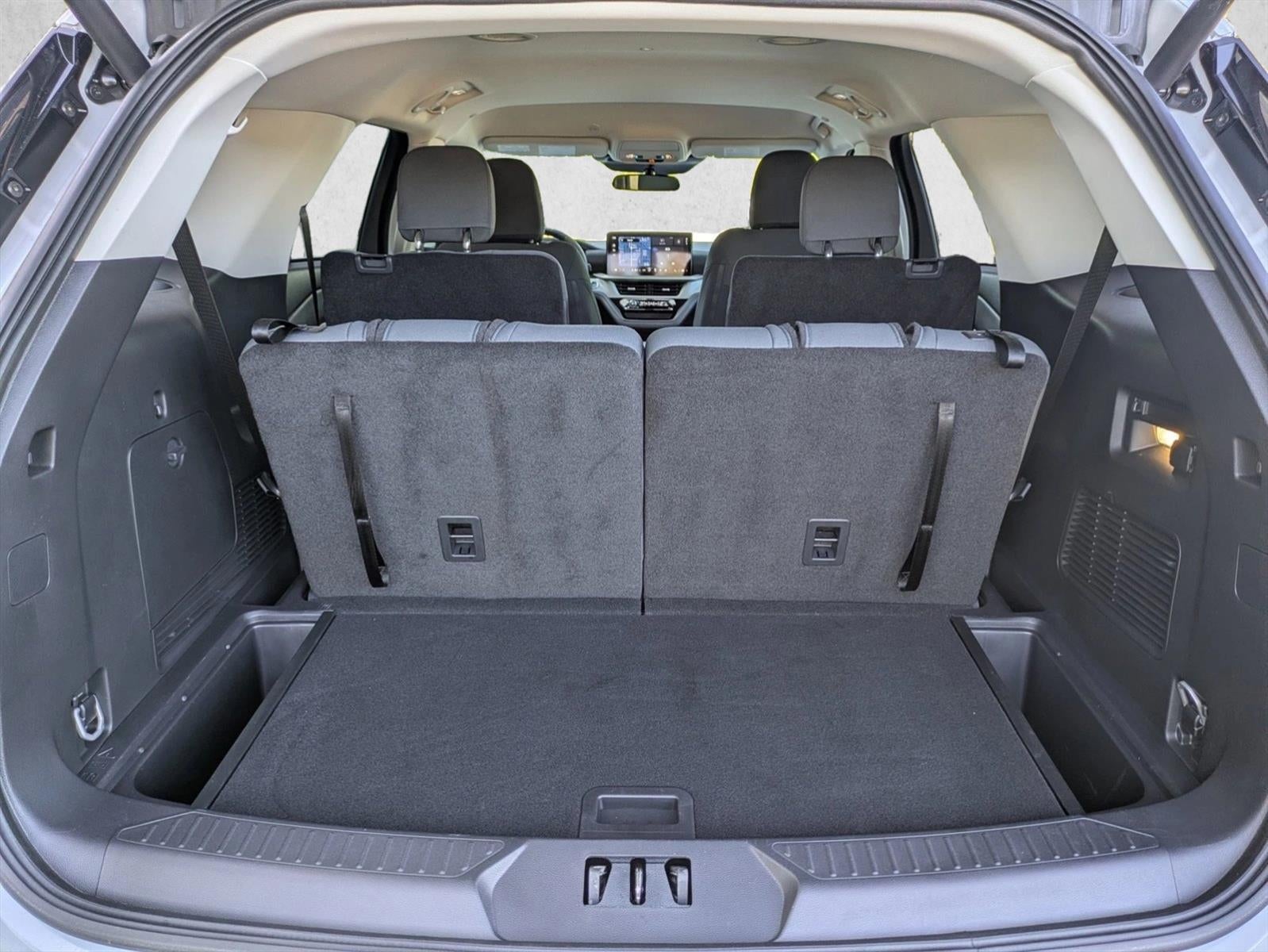 2025 Ford Explorer Active RWD