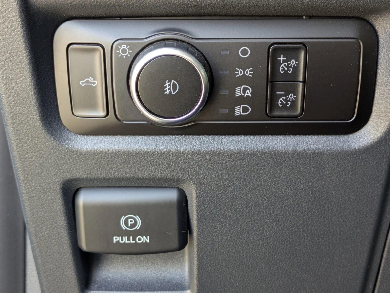 2023 Ford F-150 XL 4WD SuperCrew 5.5' Box