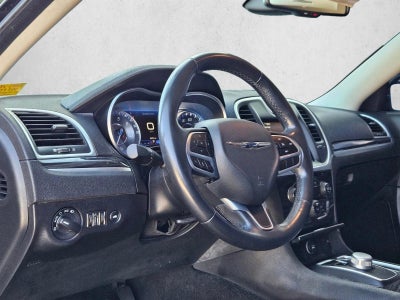 2022 Chrysler 300 Touring RWD