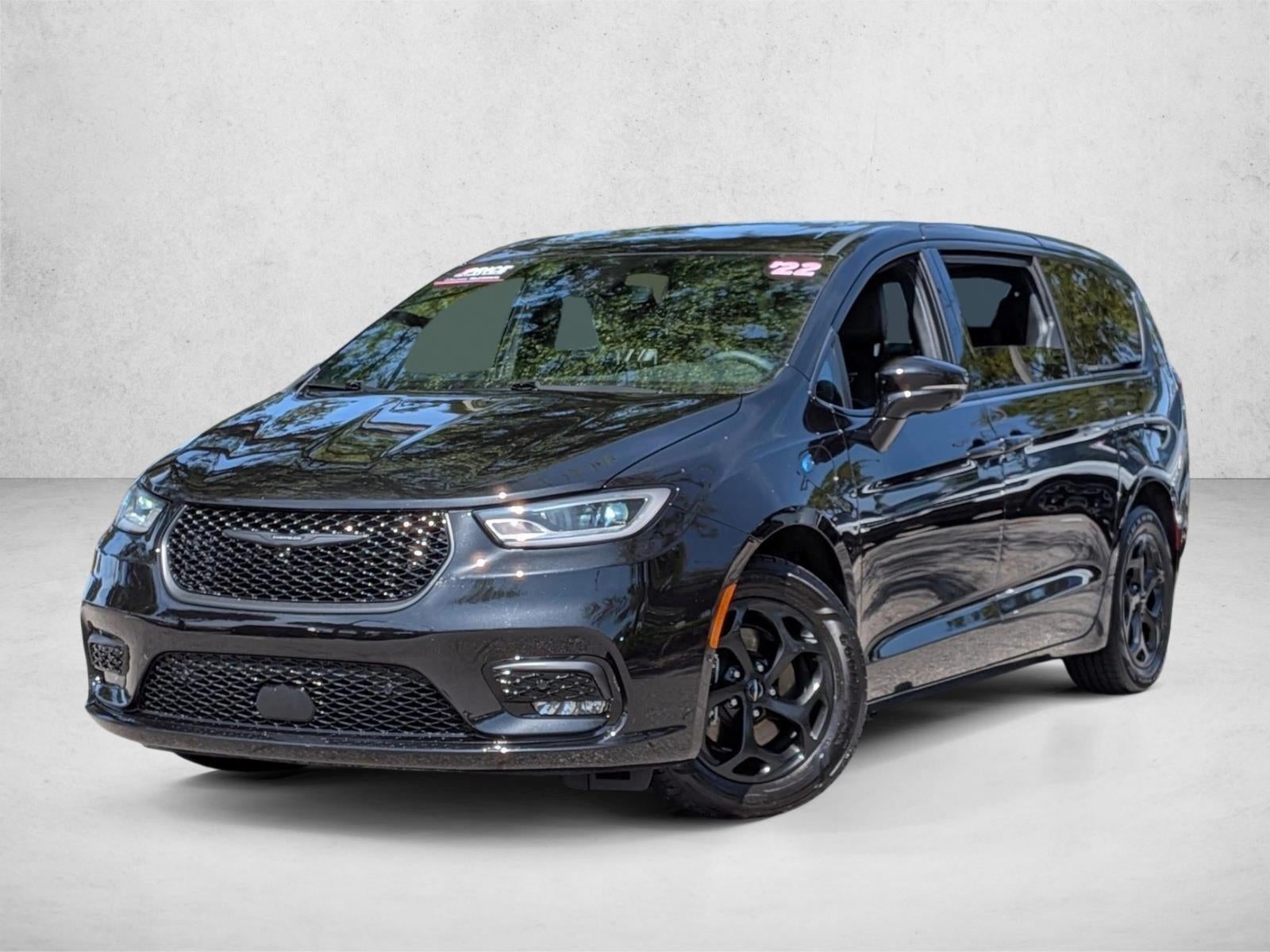 2022 Chrysler Pacifica Hybrid Limited FWD