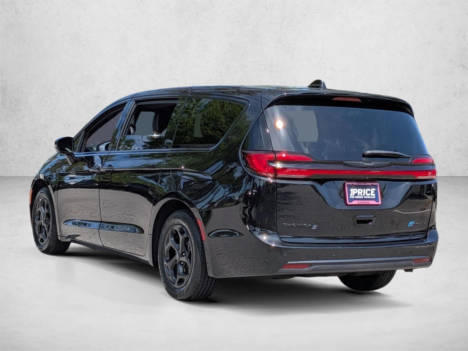 2022 Chrysler Pacifica Hybrid Limited FWD