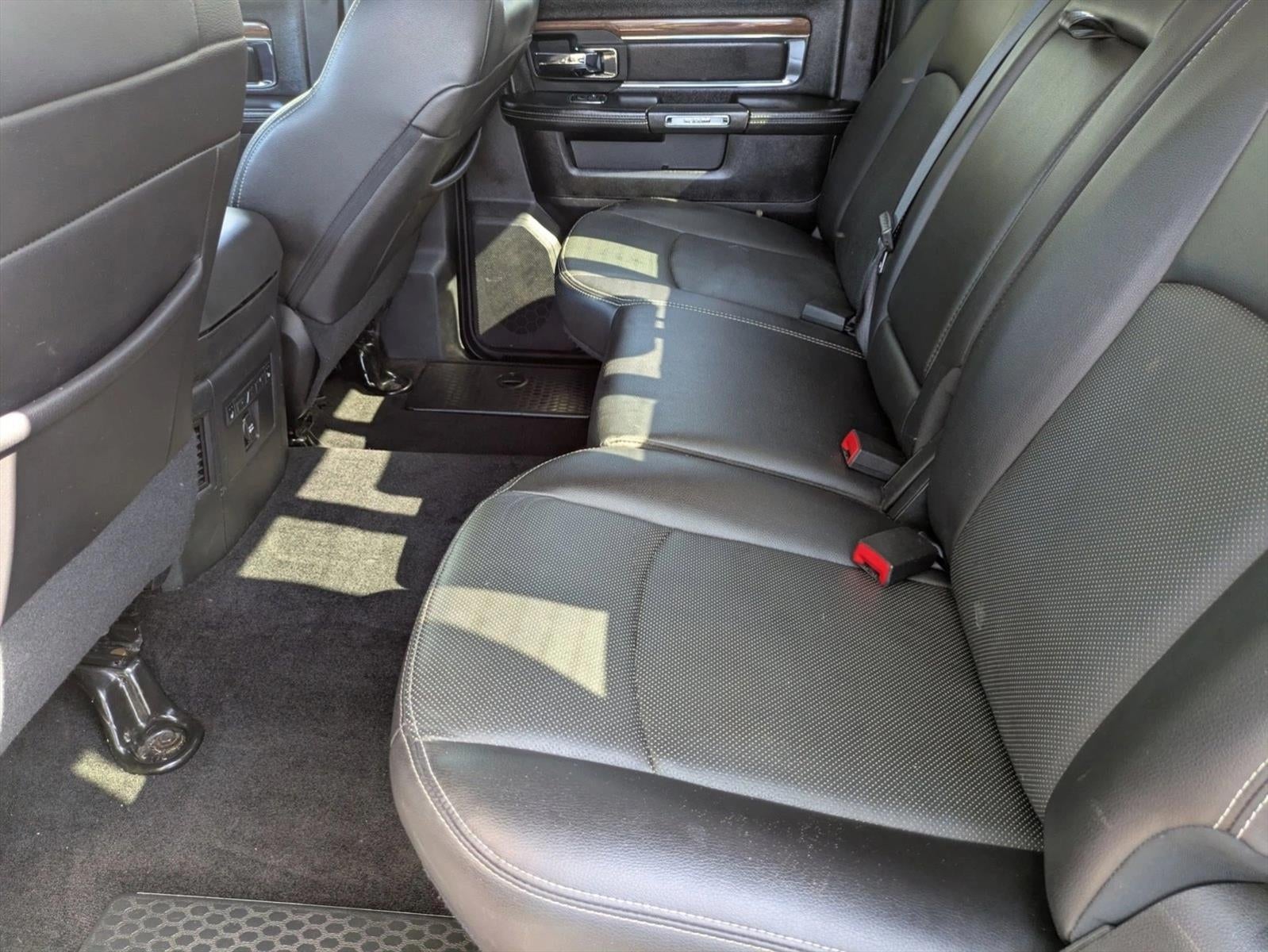 2016 RAM 2500 4WD Crew Cab 6.4 Ft Box Laramie
