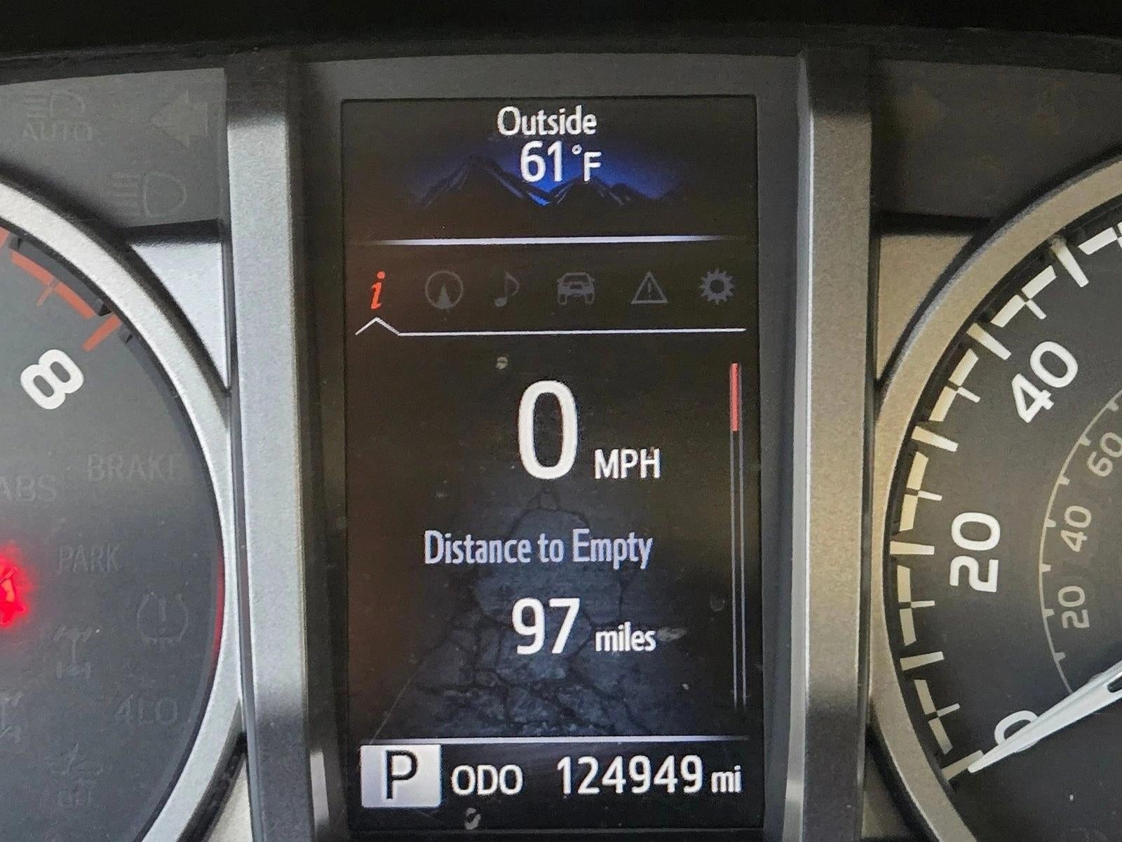 2018 Toyota Tacoma SR5 Double Cab 5' Bed V6 4x2 AT (GS)