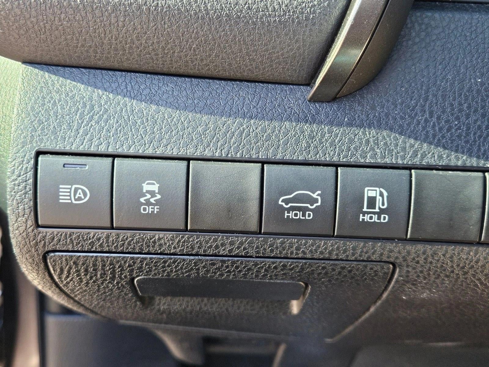 2022 Toyota Camry LE Auto (SE)