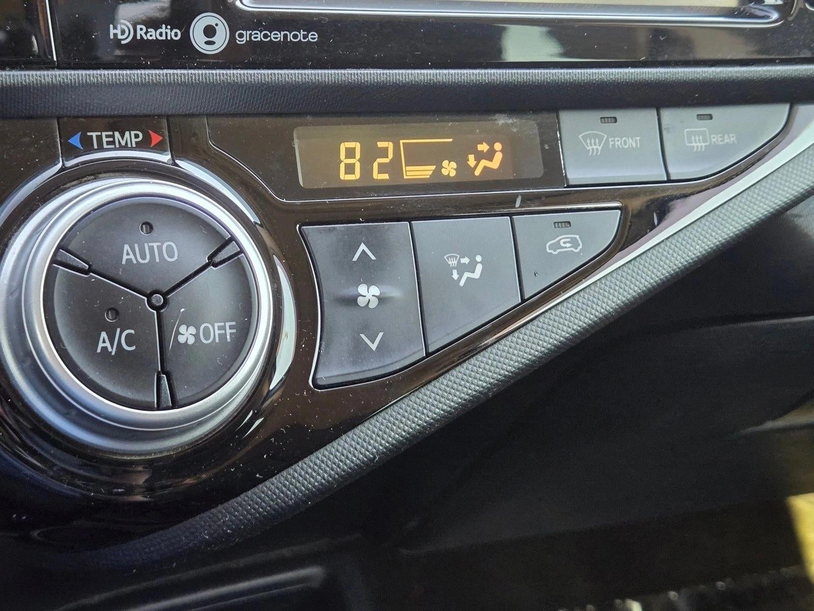 2015 Toyota Prius c 5dr HB Three (SE)