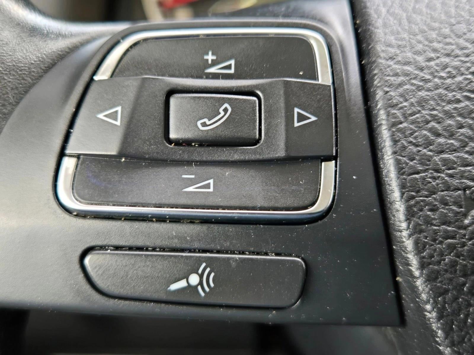 2013 Volkswagen Tiguan 2WD 4dr Auto S