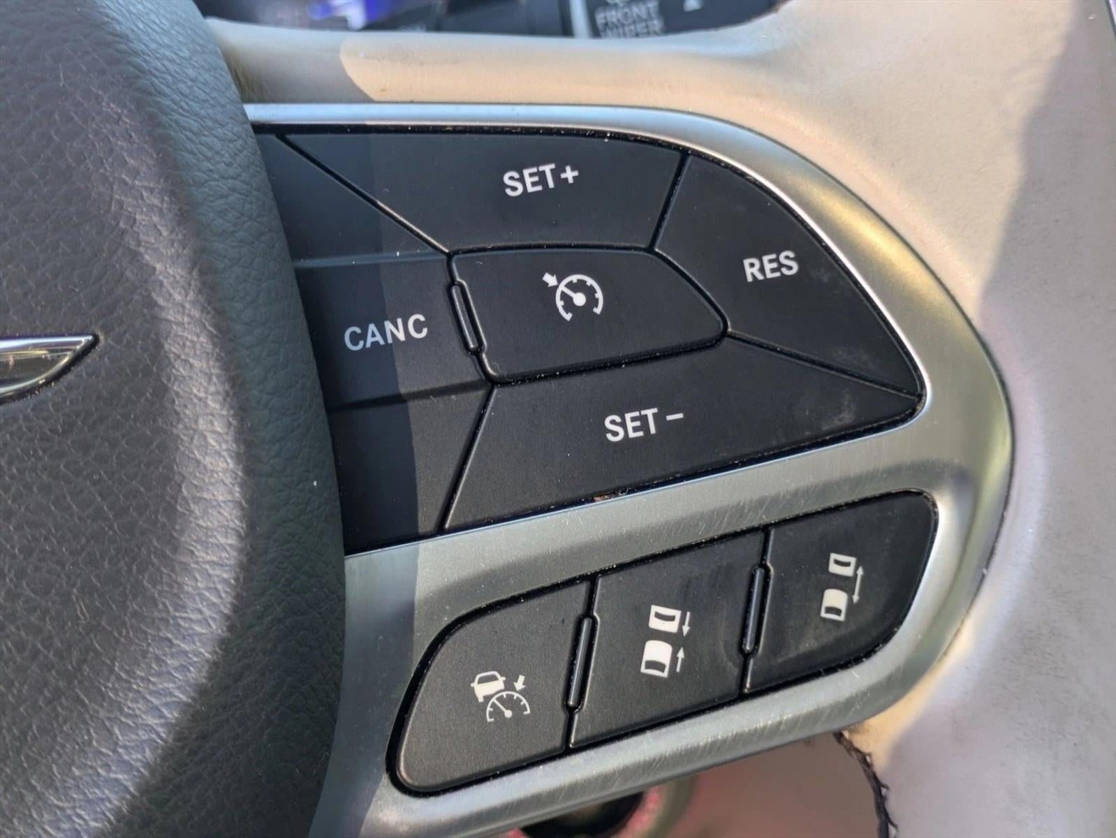 2018 Chrysler Pacifica Limited FWD