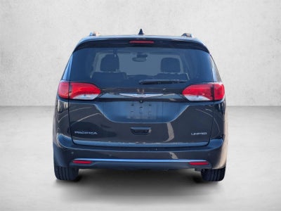 2018 Chrysler Pacifica Limited FWD