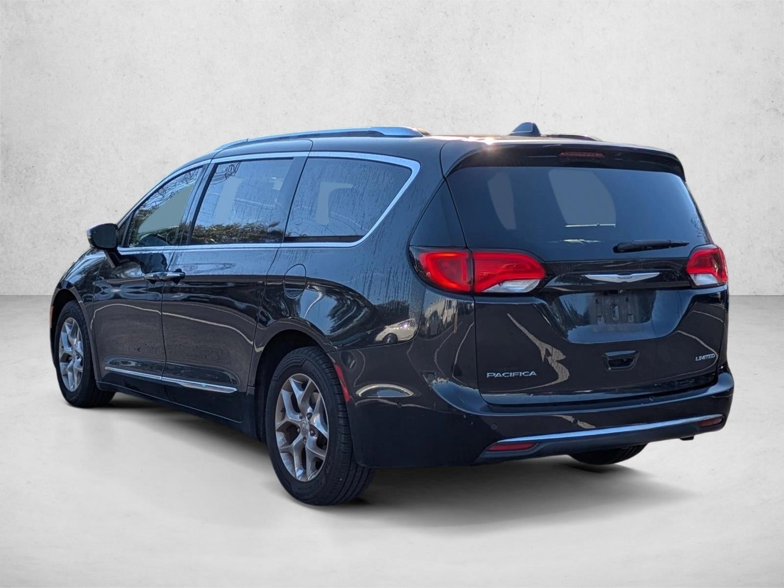 2018 Chrysler Pacifica Limited FWD