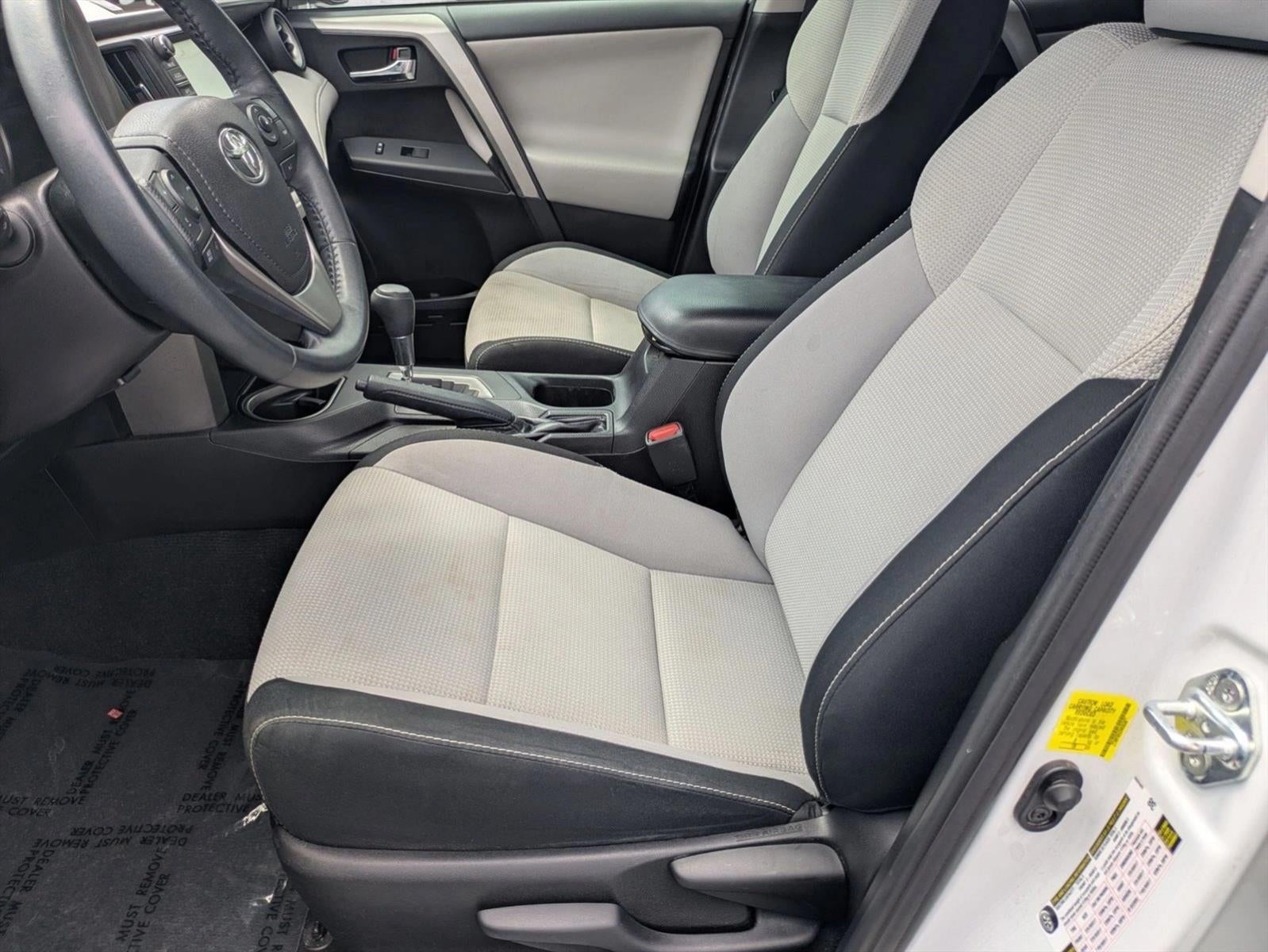 2017 Toyota RAV4 XLE FWD (GS)