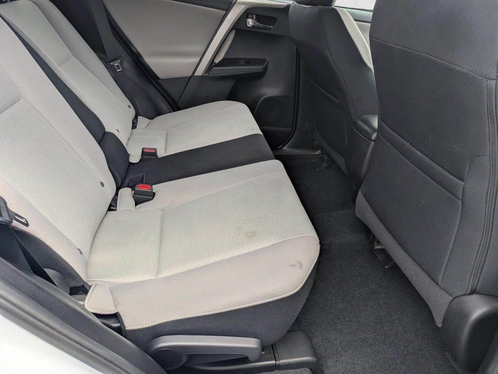 2017 Toyota RAV4 XLE FWD (GS)