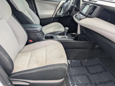 2017 Toyota RAV4 XLE FWD (GS)