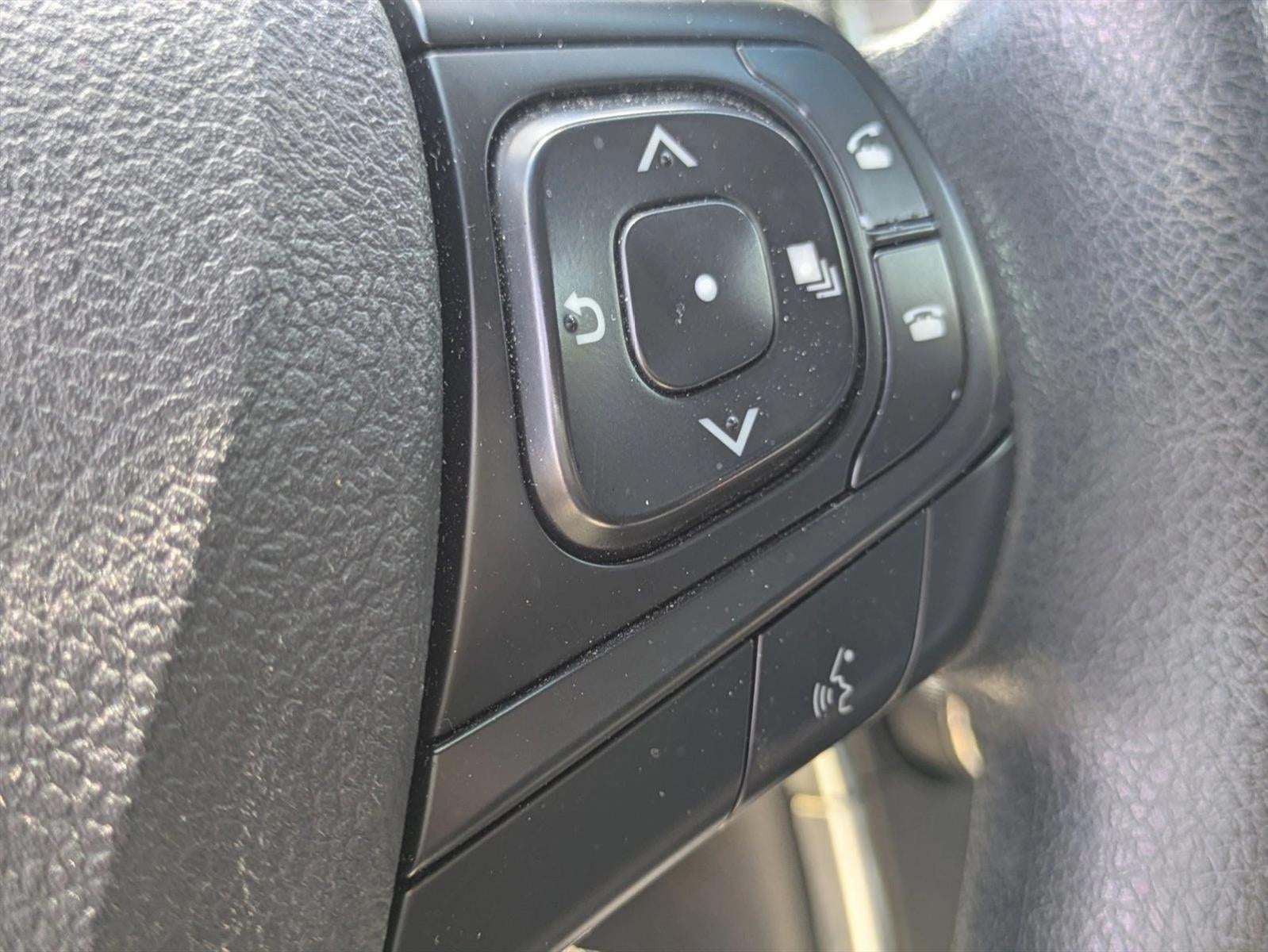 2017 Toyota Camry LE Auto (SE)