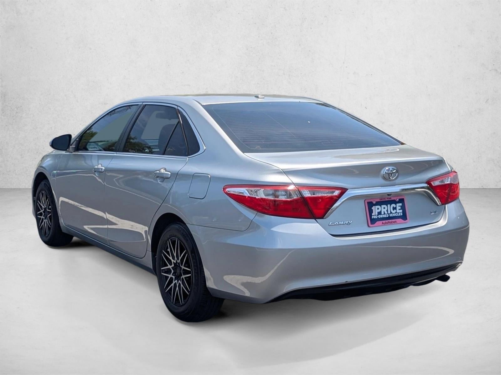 2017 Toyota Camry LE Auto (SE)