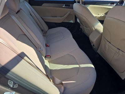 2015 Hyundai SONATA 4dr Sdn 2.4L SE