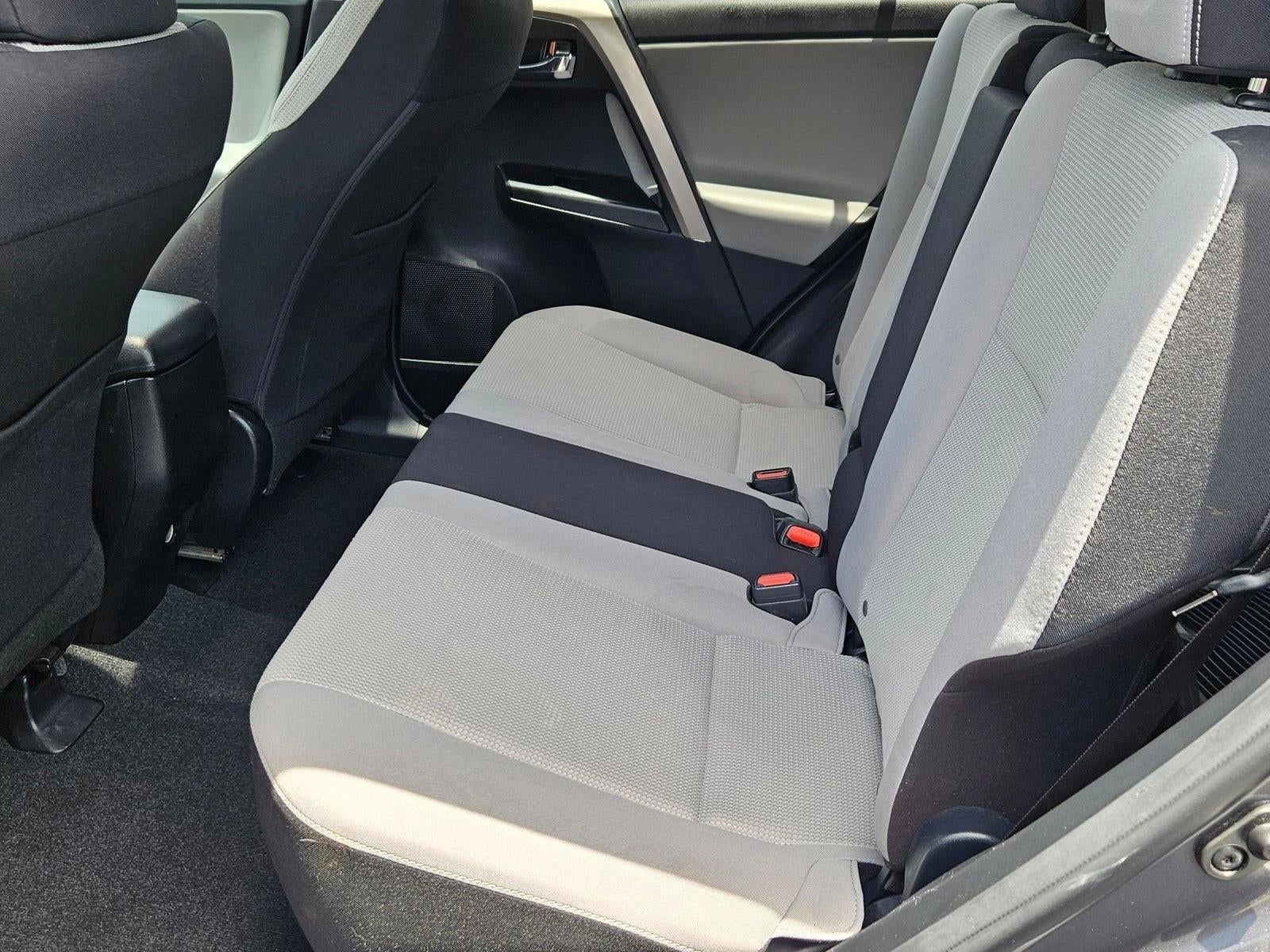 2017 Toyota RAV4 XLE FWD (GS)