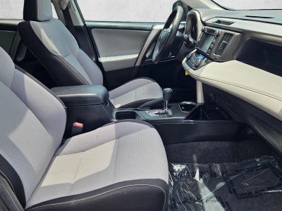 2017 Toyota RAV4 XLE FWD (GS)