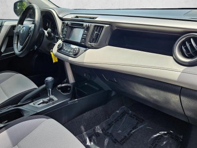 2017 Toyota RAV4 XLE FWD (GS)