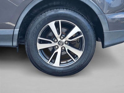 2017 Toyota RAV4 XLE FWD (GS)