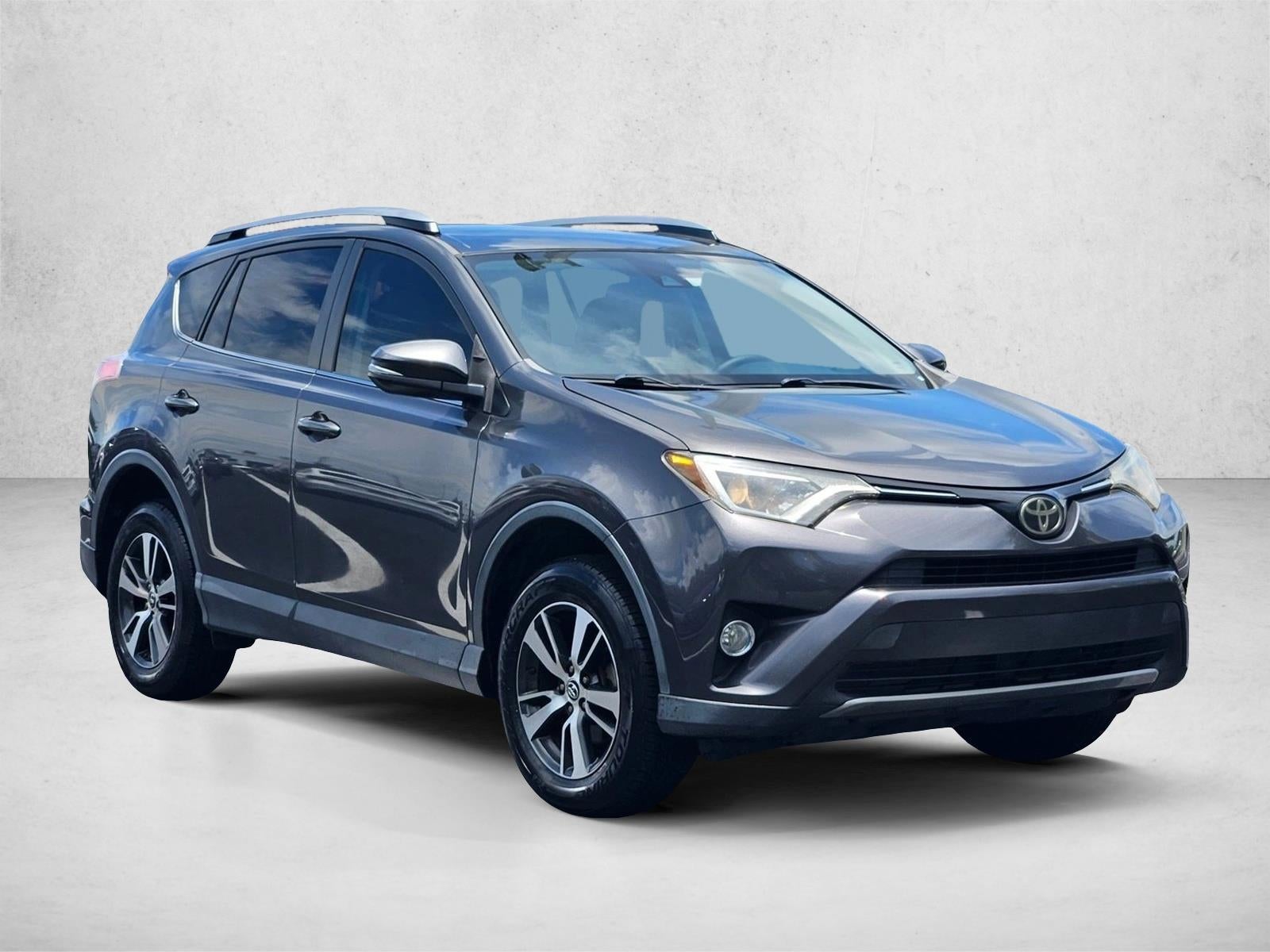 2017 Toyota RAV4 XLE FWD (GS)