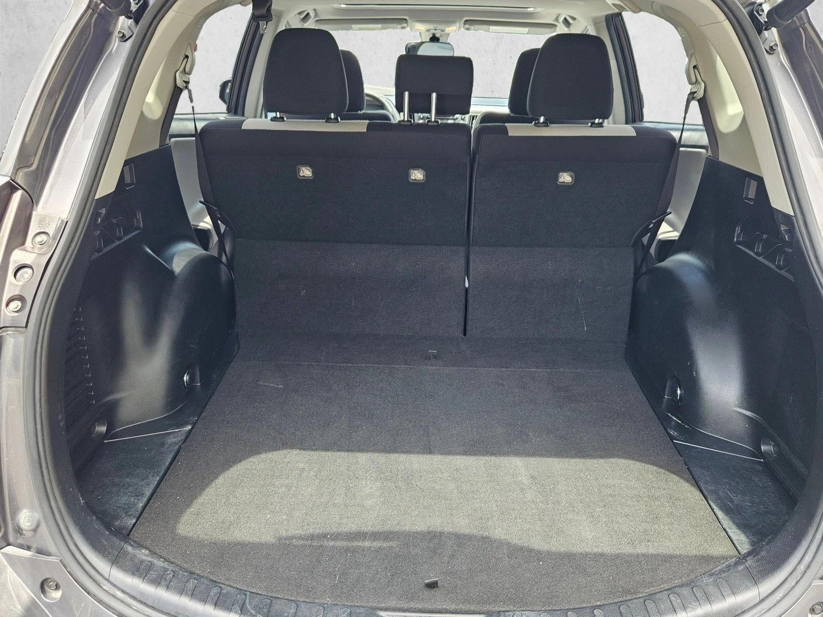 2017 Toyota RAV4 XLE FWD (GS)
