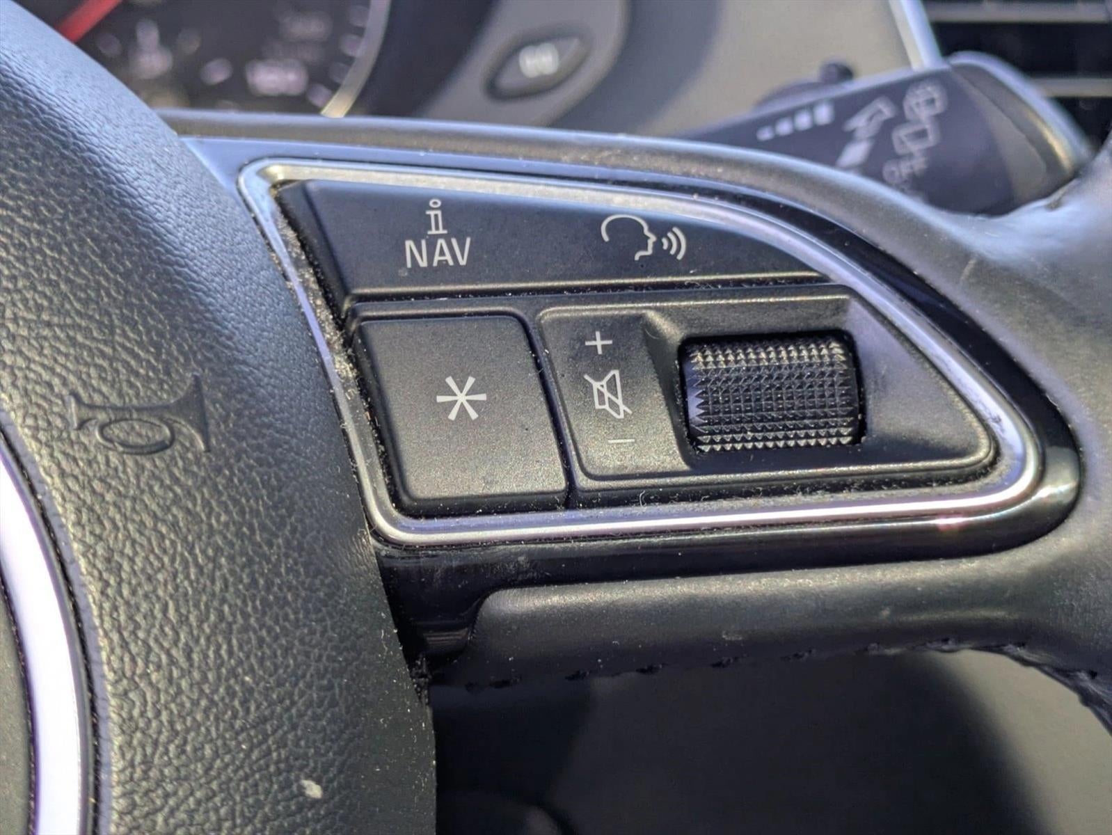 2018 Audi Q3 2.0 TFSI Sport Premium FWD