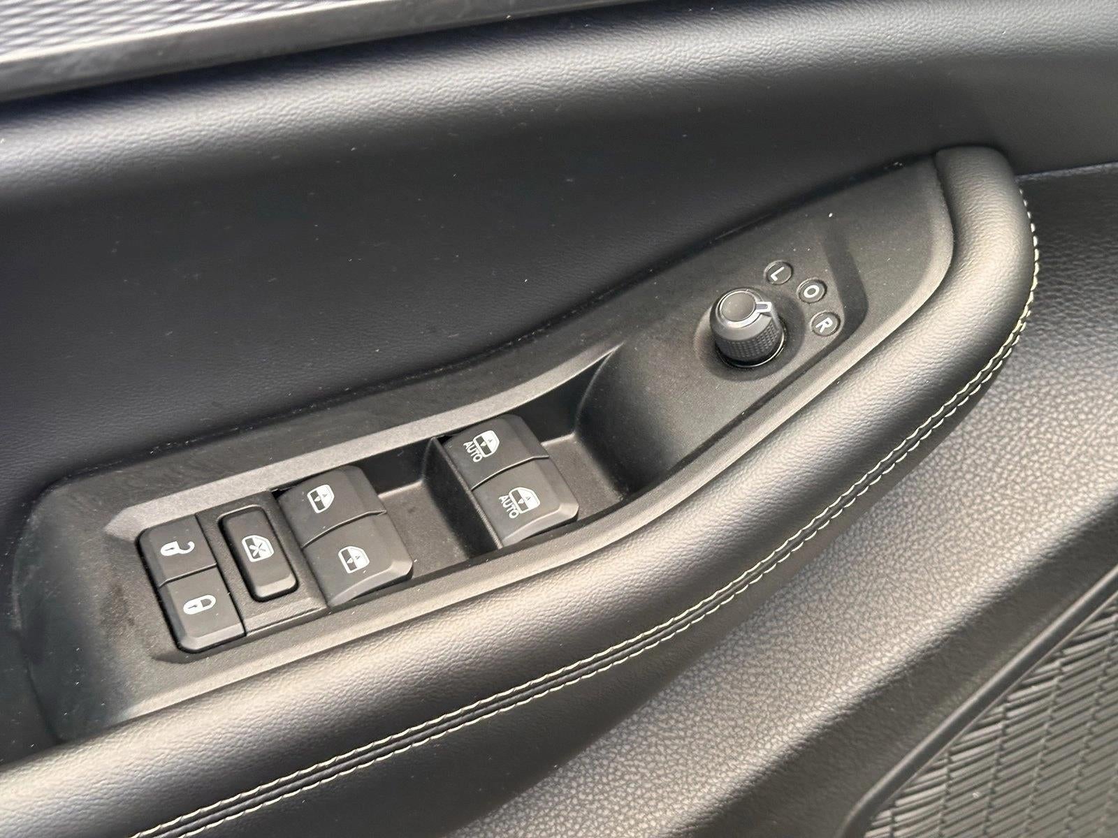 2023 Jeep Grand Cherokee L Laredo 4x4