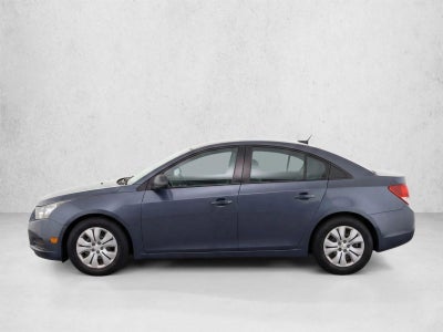 2013 Chevrolet Cruze Sedan LS (Automatic)