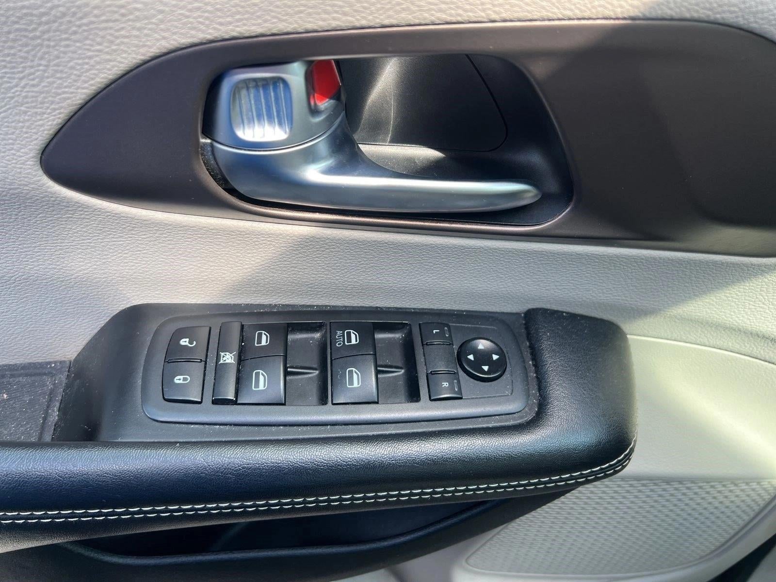 2021 Chrysler Voyager LXI FWD