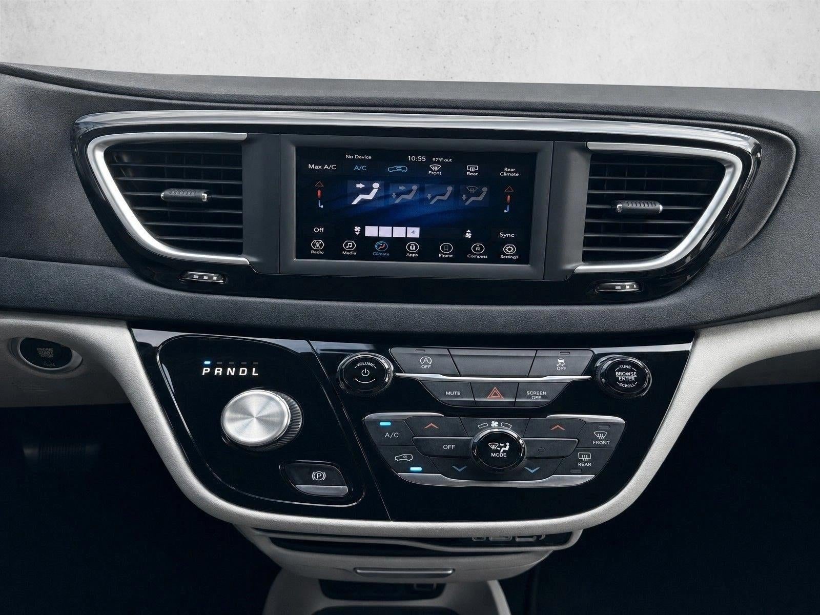 2021 Chrysler Voyager LXI FWD