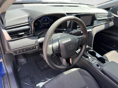 2025 Toyota Camry LE (SE)