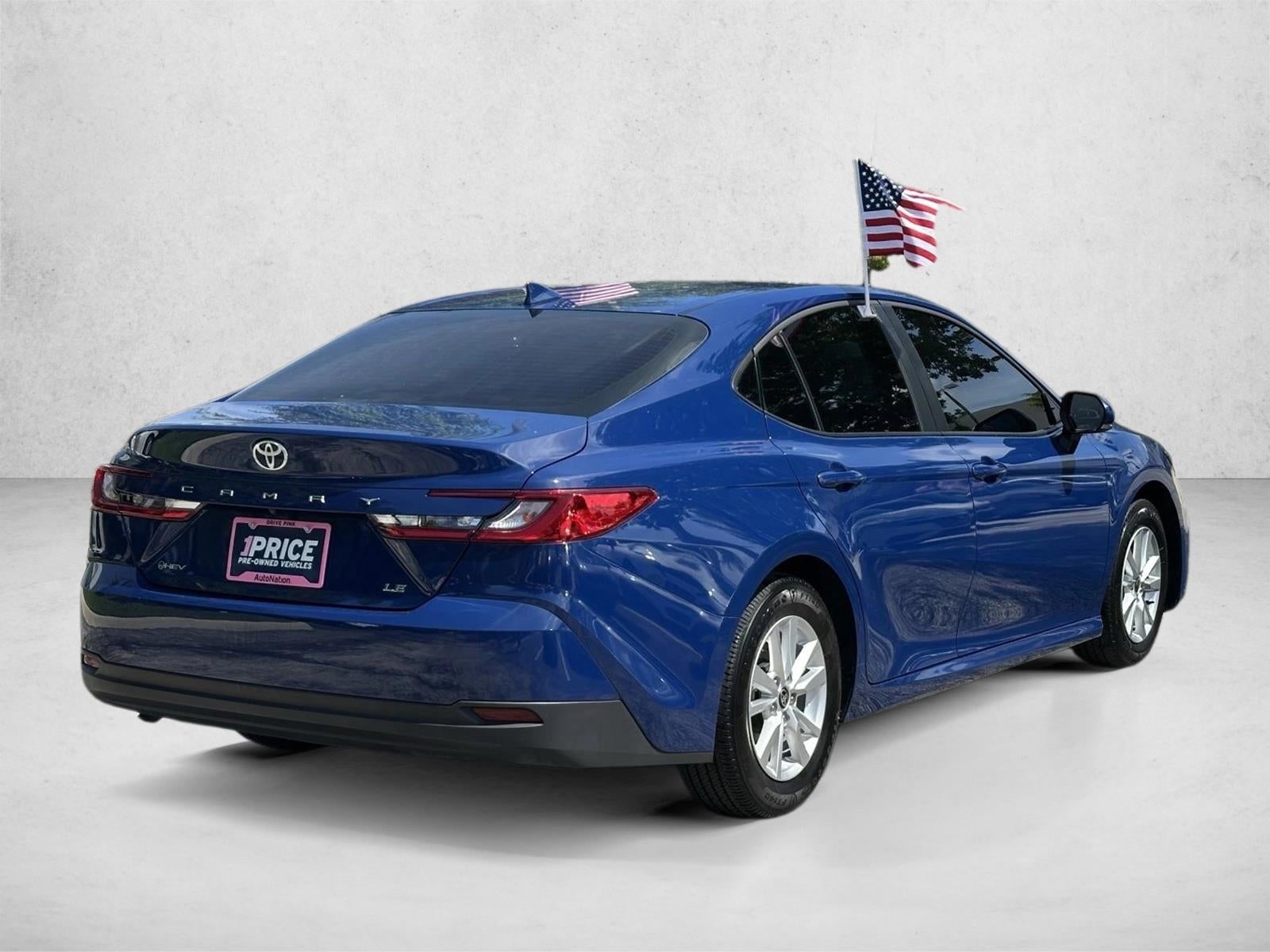 2025 Toyota Camry LE (SE)