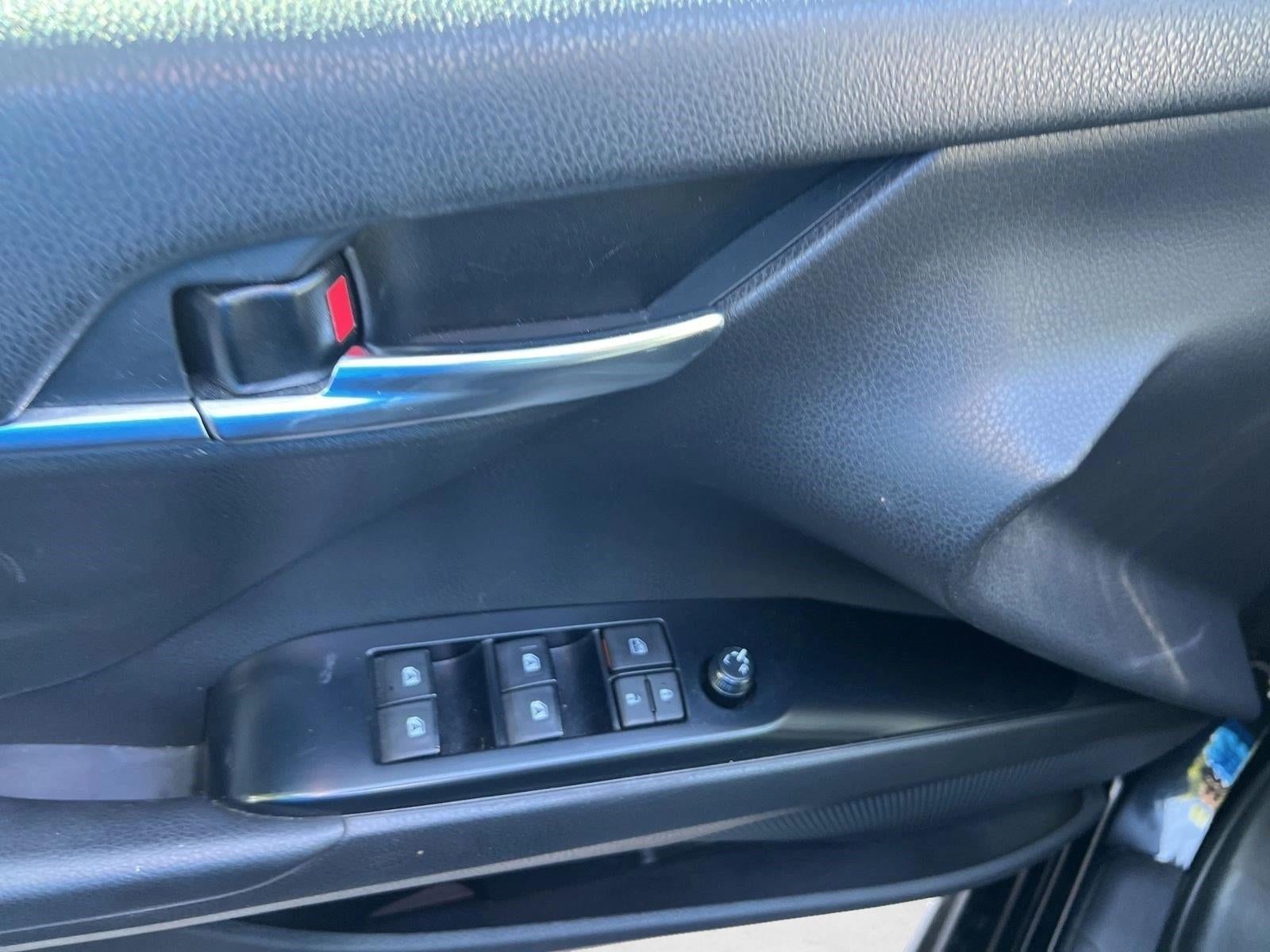 2020 Toyota Camry SE Nightshade Auto (Natl)
