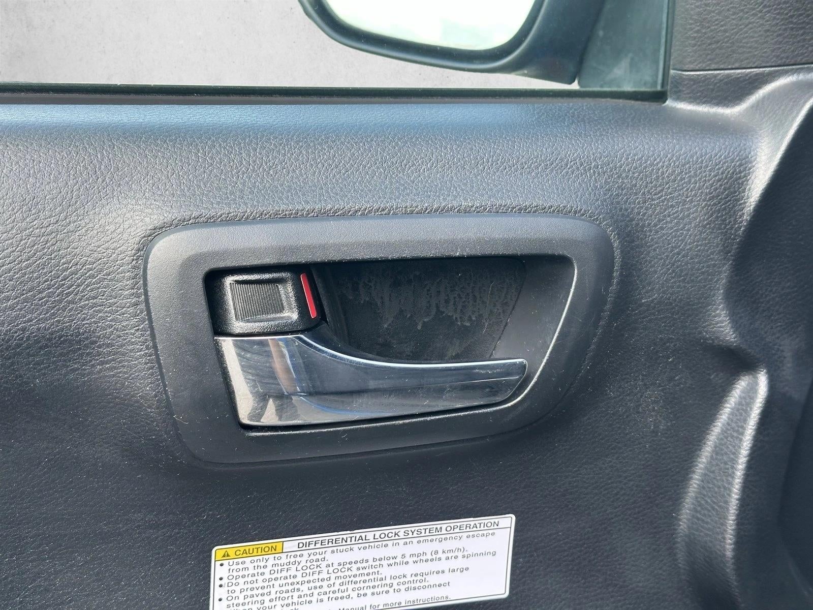 2017 Toyota Tacoma SR5 Access Cab 6' Bed V6 4x4 AT (SE)