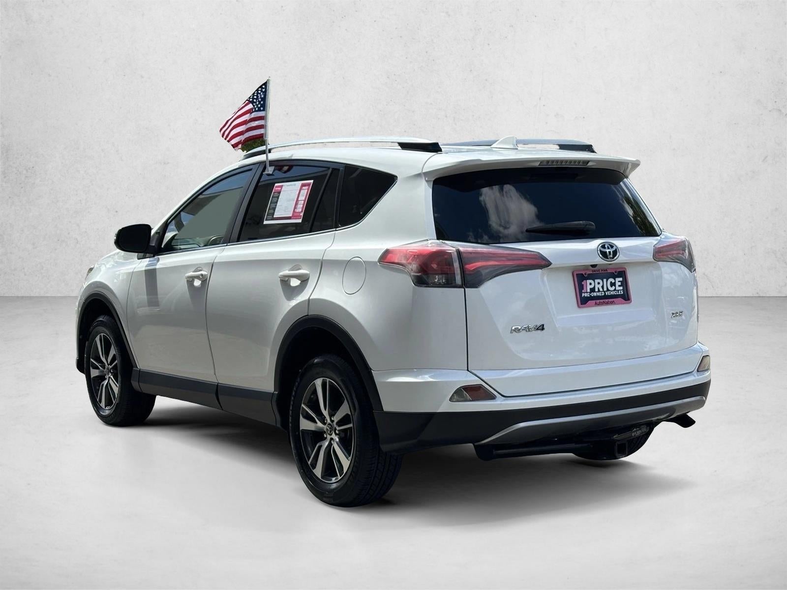 2017 Toyota RAV4 XLE FWD (GS)
